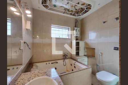 Casa à venda com 399m², 3 quartos e 2 vagas Casa à venda com 399m², 3 quartos e 2 vagasBanheiro da Suíte