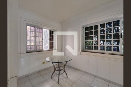 Casa à venda com 399m², 3 quartos e 2 vagas Casa à venda com 399m², 3 quartos e 2 vagasVaranda da Suíte