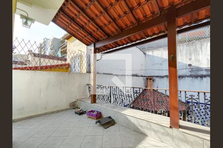 Casa à venda com 399m², 3 quartos e 2 vagas Casa à venda com 399m², 3 quartos e 2 vagasTerraço