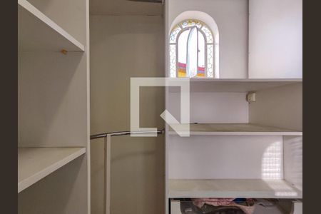 Casa à venda com 399m², 3 quartos e 2 vagas Casa à venda com 399m², 3 quartos e 2 vagasCloset da suíte