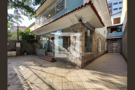 Casa à venda com 399m², 3 quartos e 2 vagas Casa à venda com 399m², 3 quartos e 2 vagasÁrea Externa