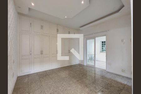 Casa à venda com 399m², 3 quartos e 2 vagas Casa à venda com 399m², 3 quartos e 2 vagasSuíte