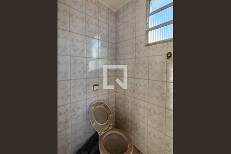 Casa à venda com 399m², 3 quartos e 2 vagas Casa à venda com 399m², 3 quartos e 2 vagasBanheiro de serviço 1