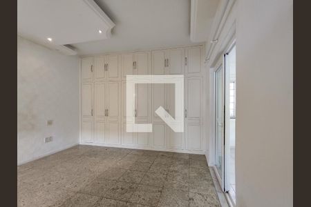 Casa à venda com 399m², 3 quartos e 2 vagas Casa à venda com 399m², 3 quartos e 2 vagasSuíte