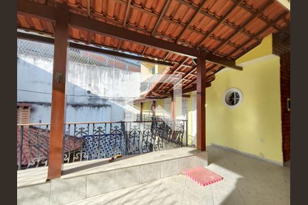 Casa à venda com 399m², 3 quartos e 2 vagas Casa à venda com 399m², 3 quartos e 2 vagasTerraço