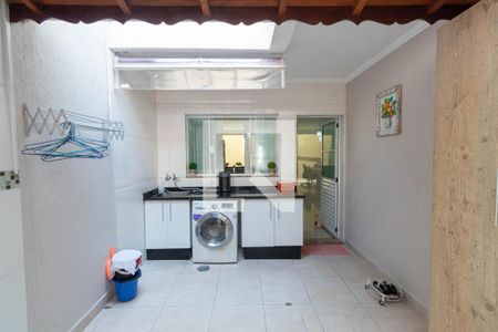 Casa à venda com 130m², 3 quartos e 2 vagas Casa à venda com 130m², 3 quartos e 2 vagasLavanderia