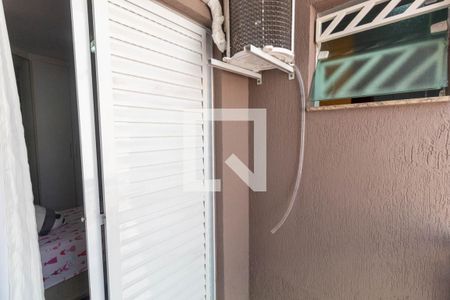 Casa à venda com 130m², 3 quartos e 2 vagas Casa à venda com 130m², 3 quartos e 2 vagasVaranda