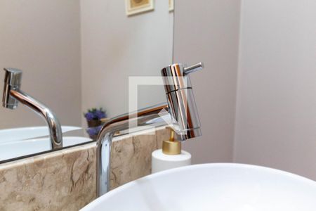 Casa à venda com 130m², 3 quartos e 2 vagas Casa à venda com 130m², 3 quartos e 2 vagasLavabo