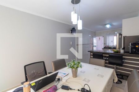 Casa à venda com 130m², 3 quartos e 2 vagas Casa à venda com 130m², 3 quartos e 2 vagasCozinha