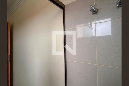 Casa à venda com 760m², 4 quartos e 5 vagasBanheiro da Suíte 2 e 3