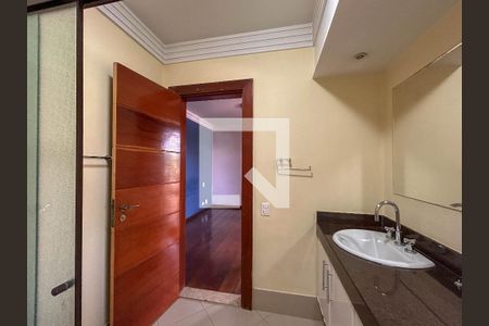 Casa à venda com 760m², 4 quartos e 5 vagasBanheiro da Suíte 4