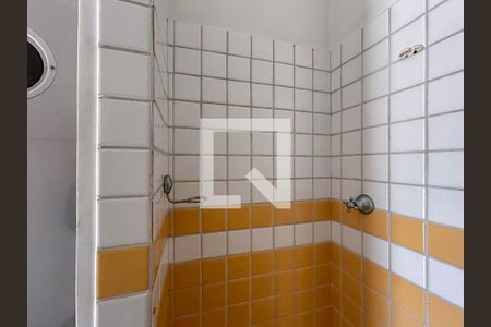 Casa à venda com 760m², 4 quartos e 5 vagasBanheiro externo - Piscina