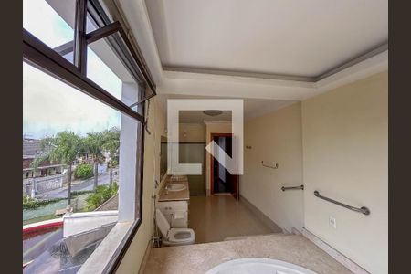 Casa à venda com 760m², 4 quartos e 5 vagasBanheiro da Suíte 1