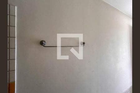 Casa à venda com 760m², 4 quartos e 5 vagasBanheiro externo - Piscina