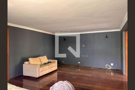 Casa à venda com 760m², 4 quartos e 5 vagasSala 4