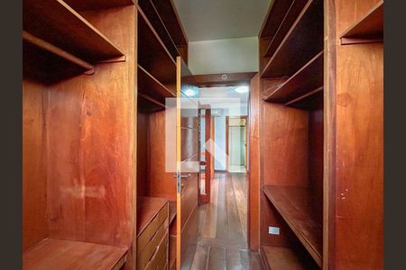 Casa à venda com 760m², 4 quartos e 5 vagasCloset da suíte 4