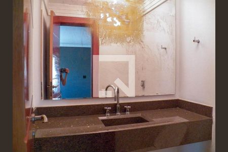 Casa à venda com 760m², 4 quartos e 5 vagasLavabo 1