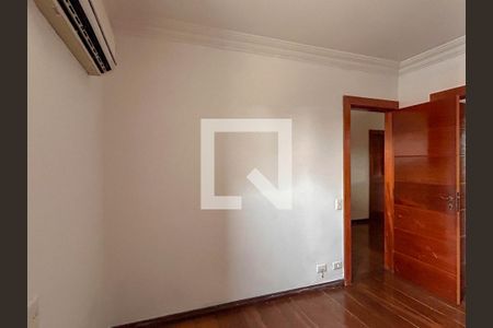 Casa à venda com 760m², 4 quartos e 5 vagasSuíte 2