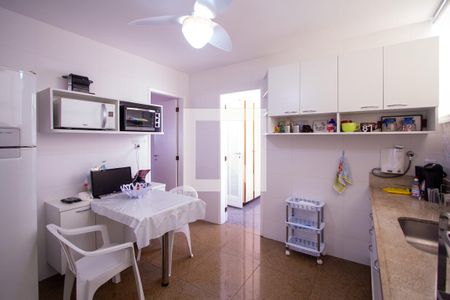 Apartamento à venda com 85m², 2 quartos e sem vagaCozinha