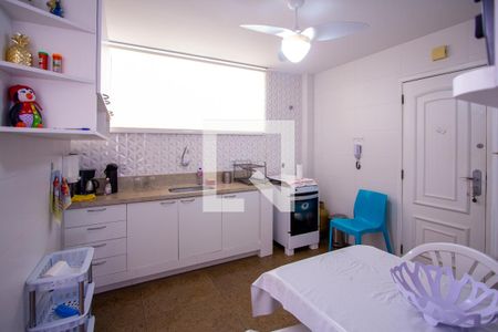 Apartamento à venda com 85m², 2 quartos e sem vagaCozinha