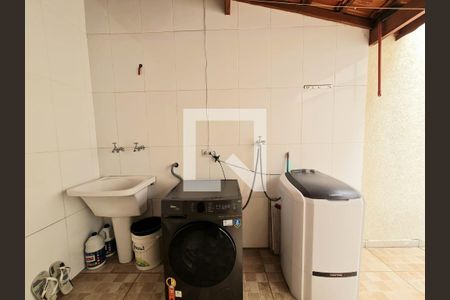 Casa para alugar com 82m², 2 quartos e 2 vagasÁrea de Serviço