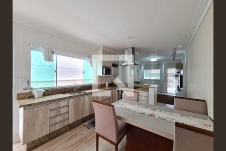 Casa para alugar com 82m², 2 quartos e 2 vagasCozinha