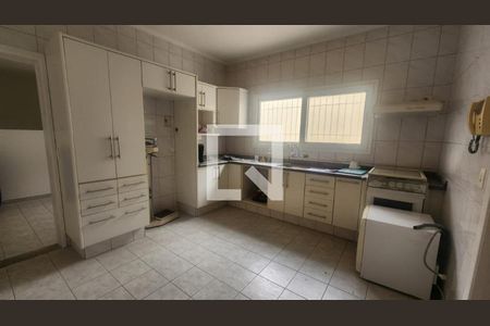 Casa à venda com 170m², 3 quartos e 3 vagas Casa à venda com 170m², 3 quartos e 3 vagasFoto 28