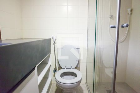 Casa de condomínio à venda com 2000m², 3 quartos e 5 vagasBanheiro Social