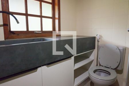 Casa de condomínio à venda com 2000m², 3 quartos e 5 vagasBanheiro Social
