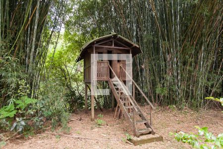 Casa de condomínio à venda com 2000m², 3 quartos e 5 vagasQuintal