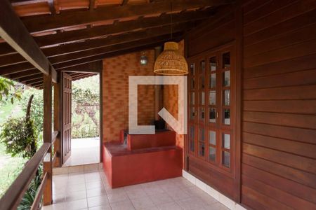 Casa de condomínio à venda com 2000m², 3 quartos e 5 vagasfogao a lenha
