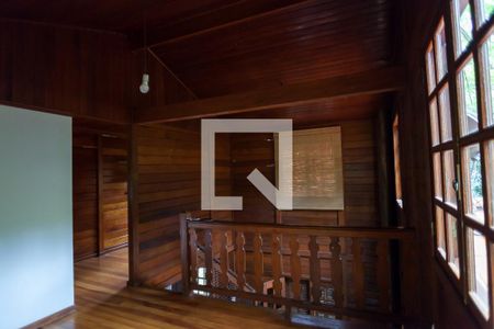 Casa de condomínio à venda com 2000m², 3 quartos e 5 vagassuite