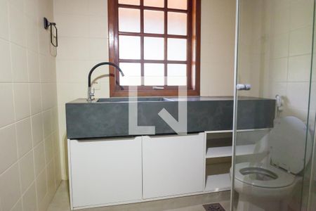 Casa de condomínio à venda com 2000m², 3 quartos e 5 vagasBanheiro Social