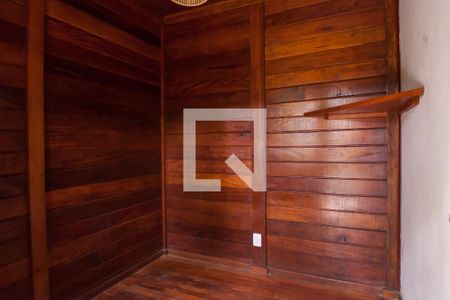 Casa de condomínio à venda com 2000m², 3 quartos e 5 vagasQuarto de Serviço