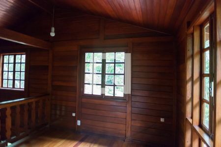 Casa de condomínio à venda com 2000m², 3 quartos e 5 vagassuite