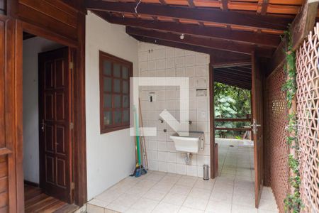 Casa de condomínio à venda com 2000m², 3 quartos e 5 vagasÁrea de Serviço