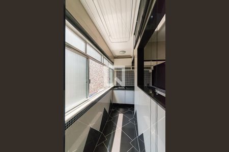 Apartamento à venda com 77m², 2 quartos e 2 vagasÁrea de Serviço