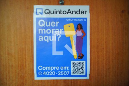 Apartamento à venda com 71m², 3 quartos e sem vagaAdesivo