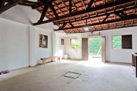 Casa à venda com 600m², 6 quartos e 1 vagaÁrea comum