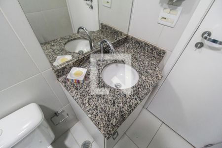 Casa de condomínio à venda com 60m², 2 quartos e 2 vagasBanheiro da Suíte