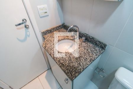 Casa de condomínio à venda com 60m², 2 quartos e 2 vagasBanheiro da Suíte