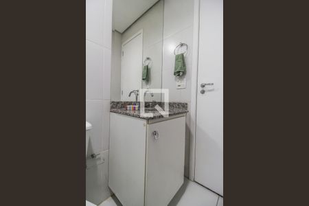 Casa de condomínio à venda com 60m², 2 quartos e 2 vagasBanheiro 2