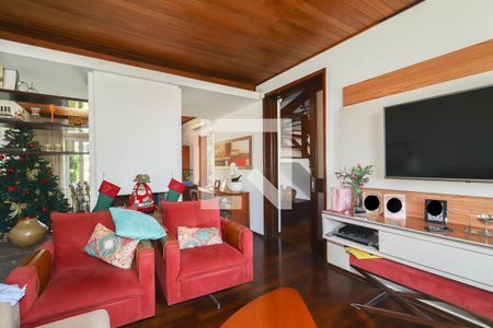 Sala de casa à venda com 3 quartos, 459m² em Três Figueiras, Porto Alegre