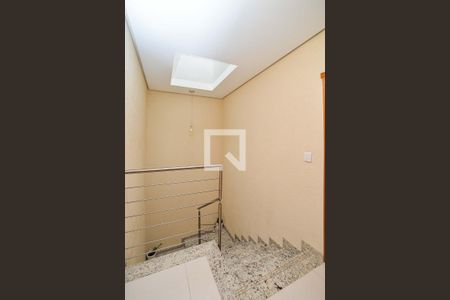 Casa de condomínio à venda com 191m², 3 quartos e 2 vagasEscada