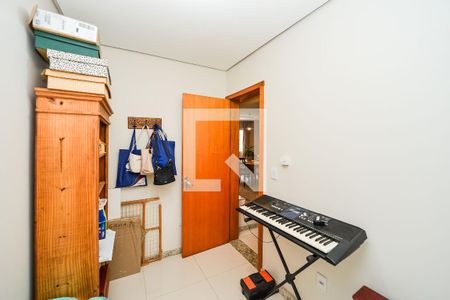 Casa de condomínio à venda com 191m², 3 quartos e 2 vagasEscritório