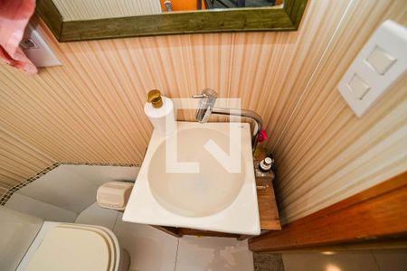 Casa de condomínio à venda com 191m², 3 quartos e 2 vagasLavabo