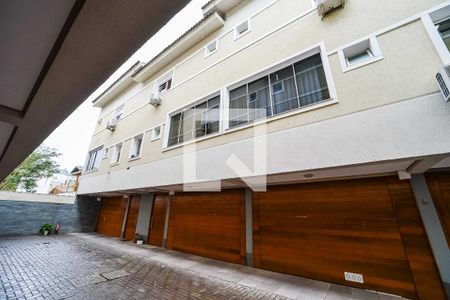 Casa de condomínio à venda com 191m², 3 quartos e 2 vagasFachada