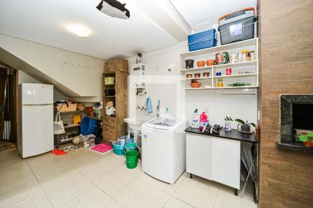 Casa de condomínio à venda com 191m², 3 quartos e 2 vagasÁrea de serviço