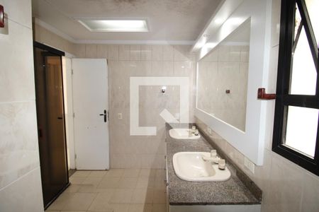 Apartamento à venda com 160m², 3 quartos e 3 vagasBanheiro 2