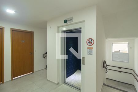 Apartamento para alugar com 45m², 2 quartos e 1 vagaElevador